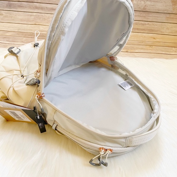 The North Face Women’s Borealis 27 Liter Backpack In Vintage White - Picture 6 of 8